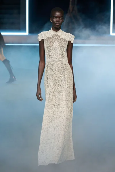 Look 77